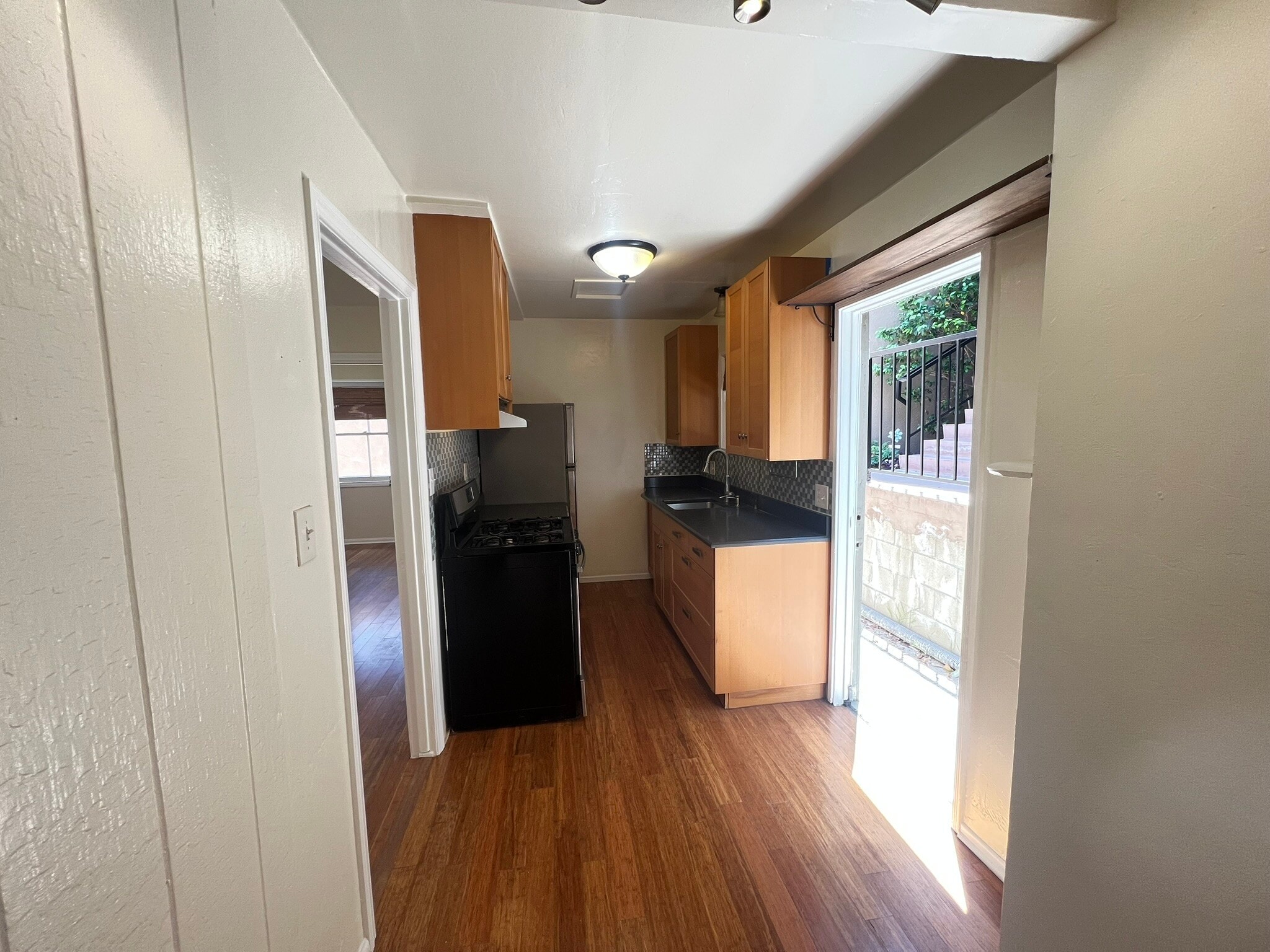 Building Photo - 2019 Cypress Ave