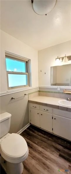 Building Photo - 613 Cedar Dr