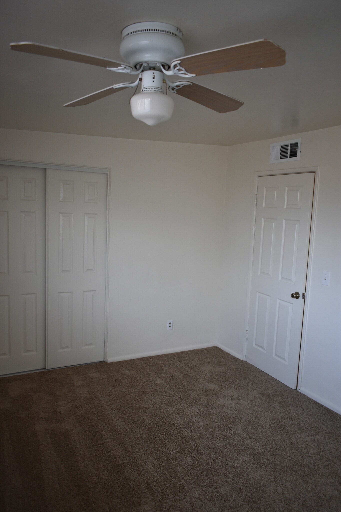 Building Photo - 3645 E 32nd St