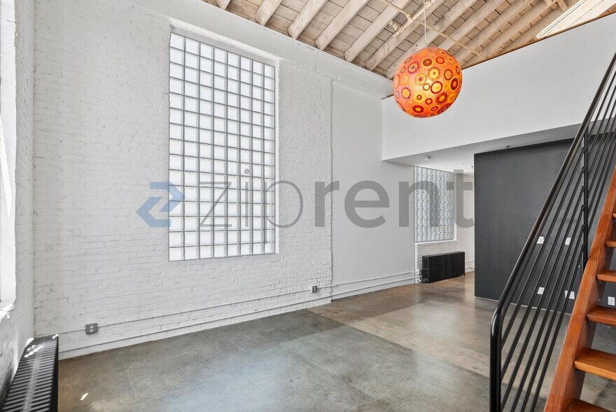 Building Photo - Unit 123