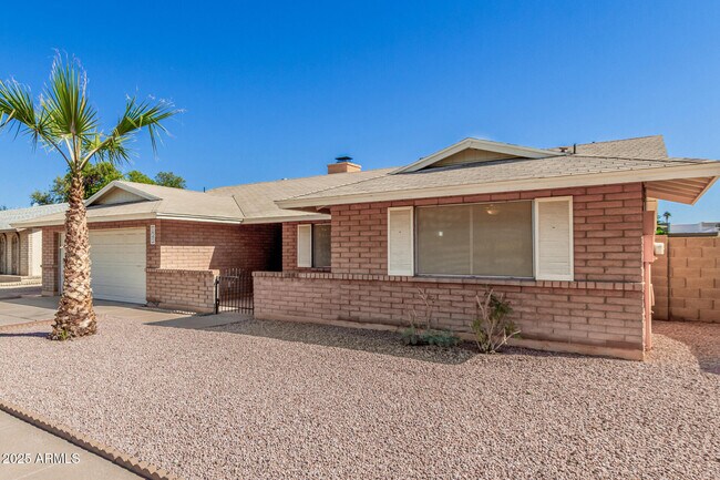 Building Photo - 1845 S Beverly