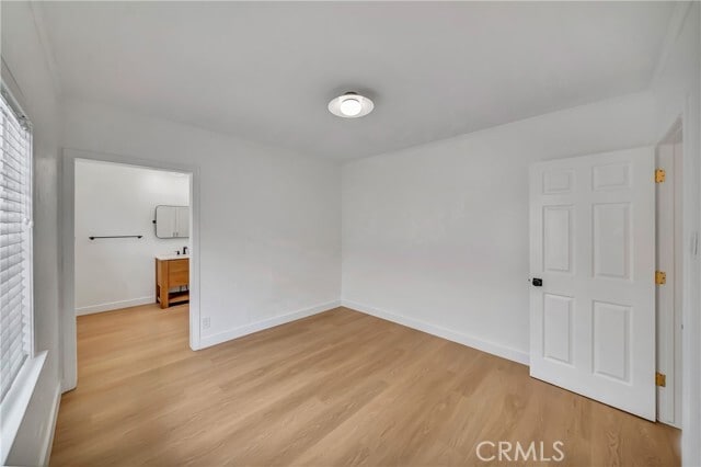 Building Photo - 546 S Beachwood Dr