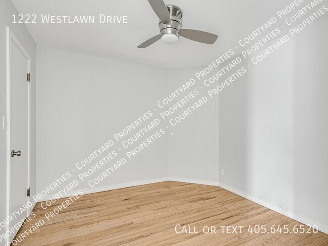 Building Photo - 1222 Westlawn Dr