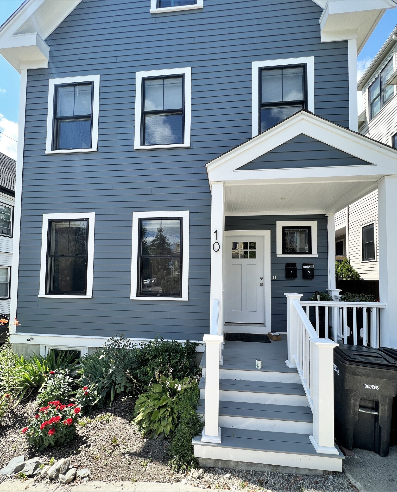 Building Photo - 10 Linden Ave