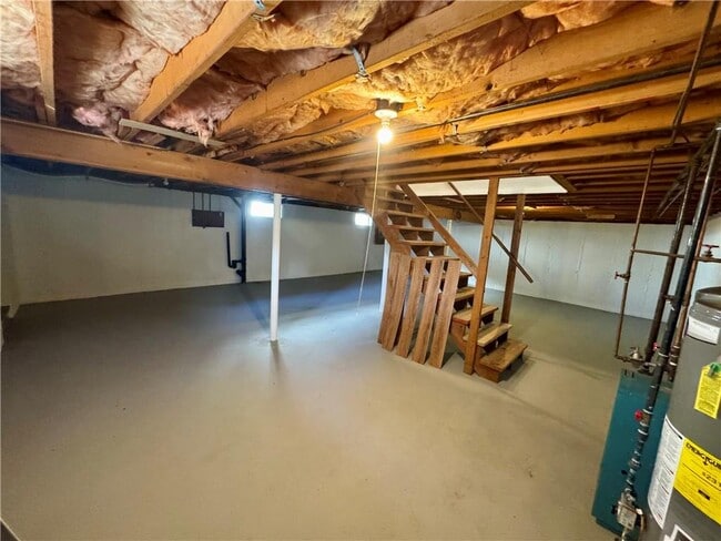 Building Photo - 135 Rounds Ave