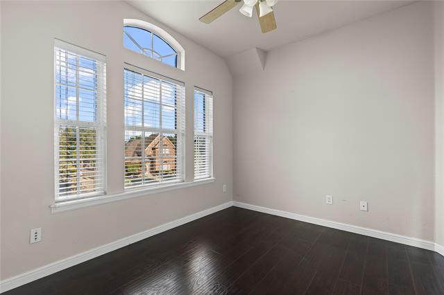 Building Photo - 5517 Greenview Ct