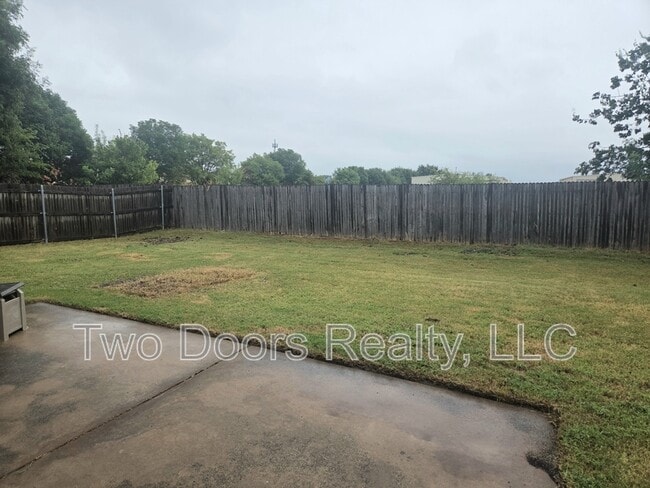 Building Photo - 13820 Oakmond Rd
