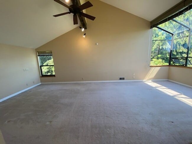 Building Photo - Mercer Island modern house W/a finished MIL APT  For Rent