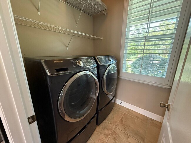 Building Photo - Beautiful Home in Oakmont Community