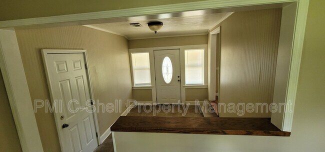 Building Photo - 216 Marine Dr