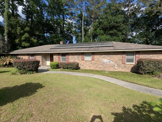 Building Photo - 115 Ferndale Dr