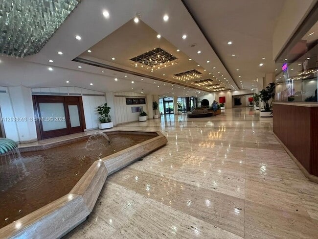 Building Photo - 801 Brickell Bay Dr