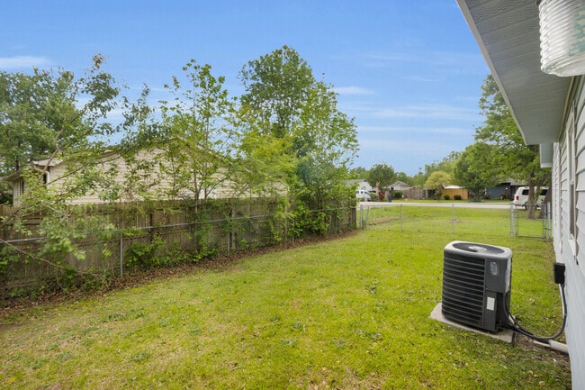 Building Photo - 120 Tar Heel Dr