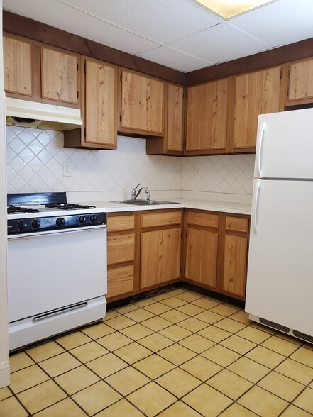 Primary Photo - 114 Woodbridge Ave