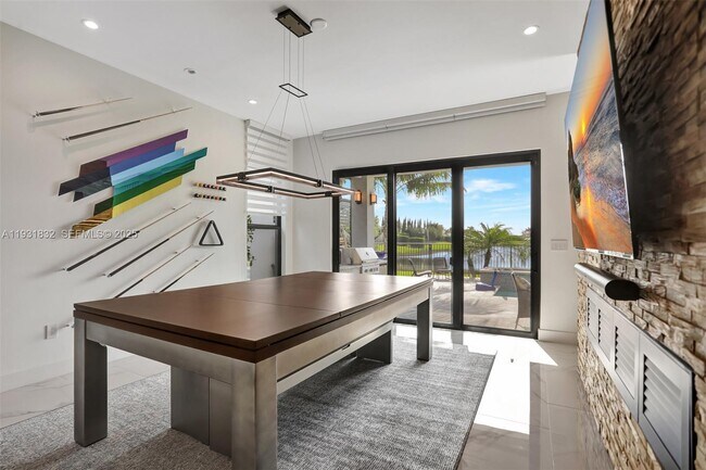 Building Photo - 17113 Aquavera Way