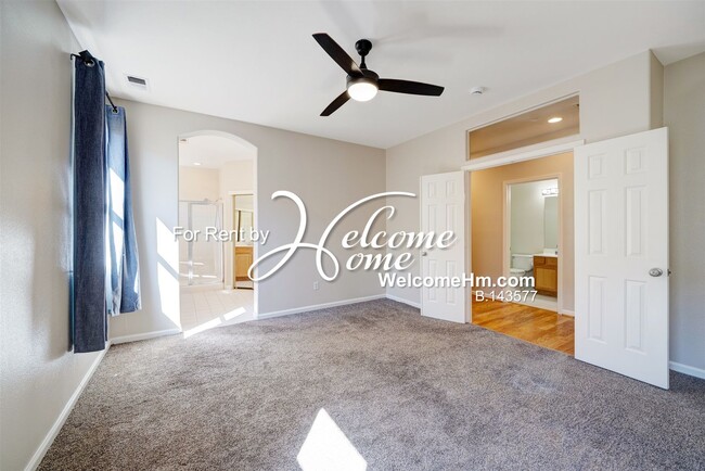 Building Photo - Beautiful Single Story Home In Double Diam...
