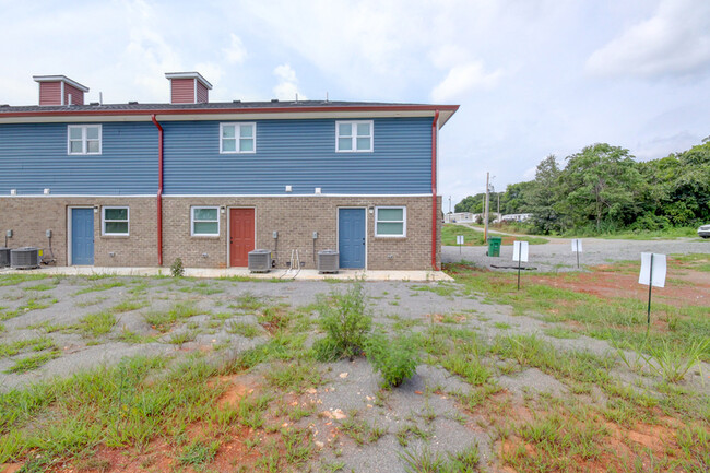 Building Photo - 199 Seays Rd