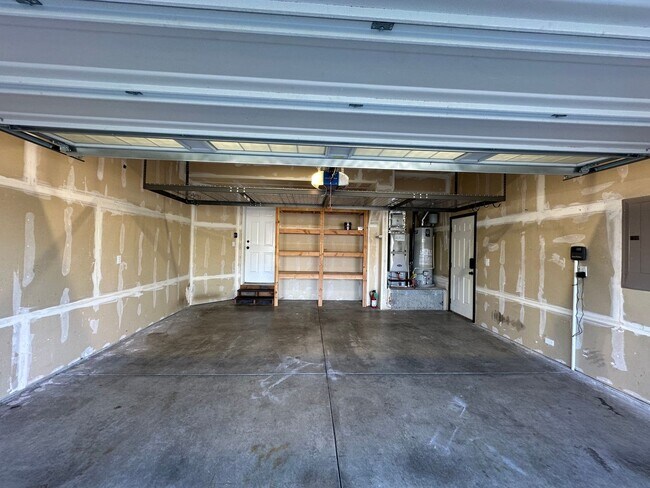 Building Photo - Fieldstone Home