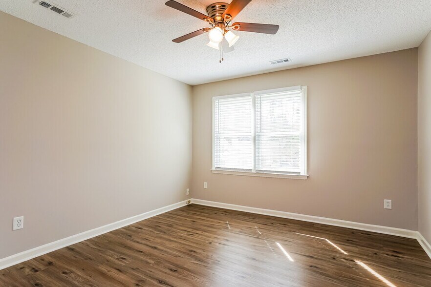 Building Photo - 765 Rawls Dr