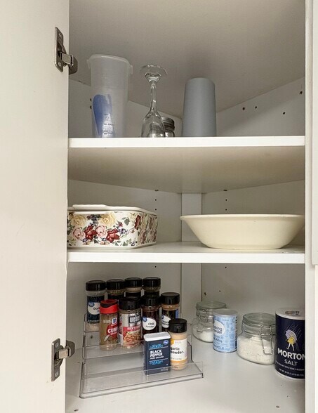 basic kitchen supplies - 352 Buckingham St