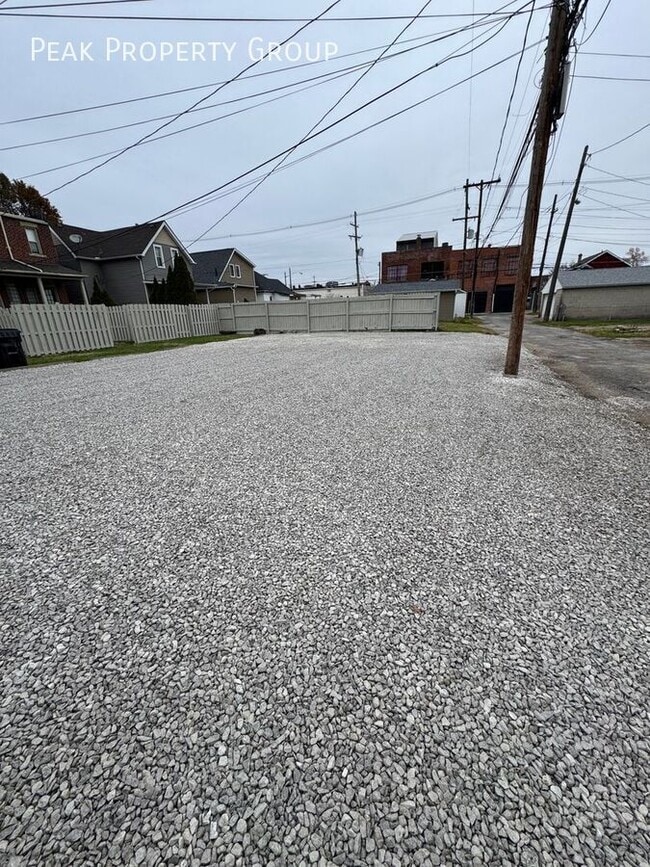 Building Photo - 1250 S Washington Ave