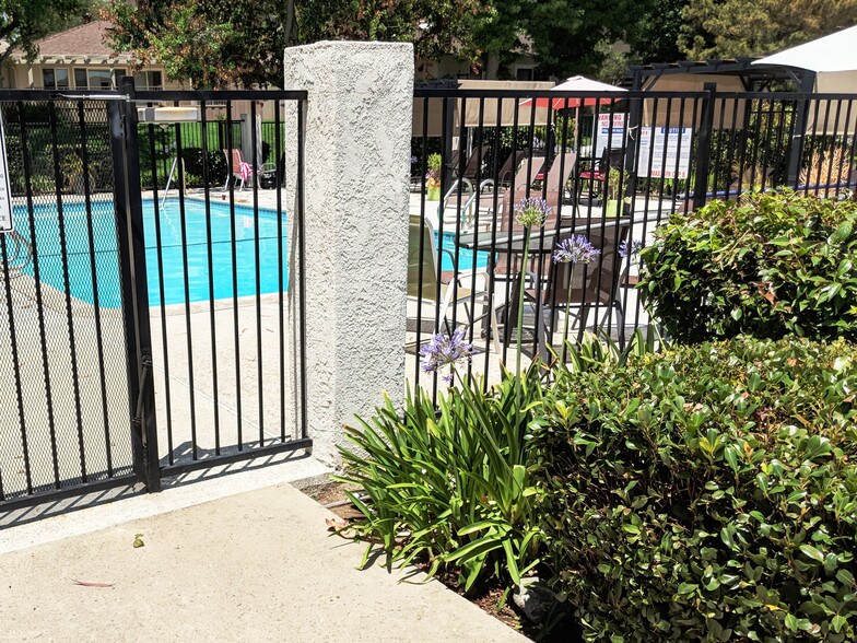 Building Photo - 655 Marshall Ct