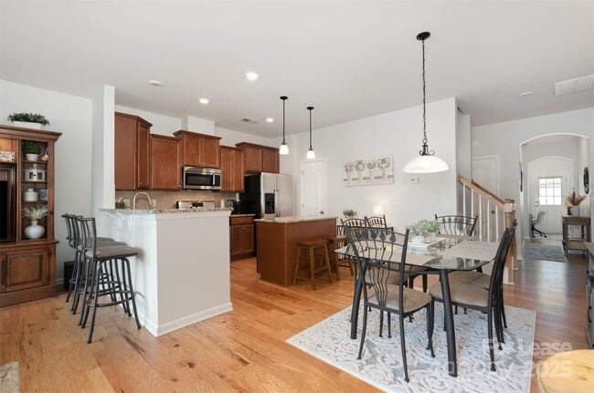 Building Photo - 3021 Honeylocust Ln