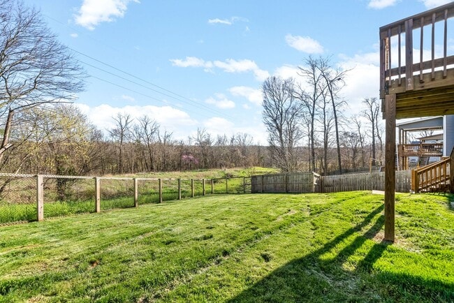 Building Photo - Pet Friendly Three Bedroom with Bonus!