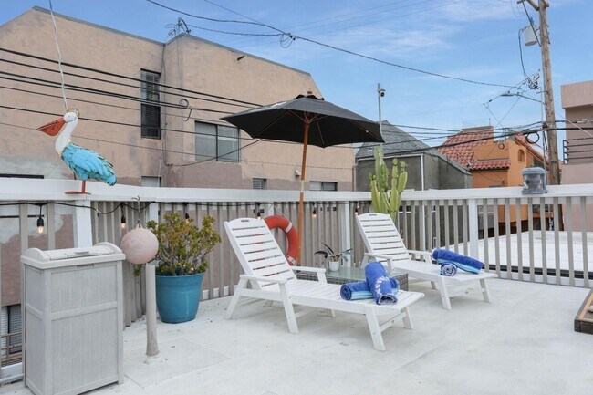Building Photo - 824 Rockaway Ct