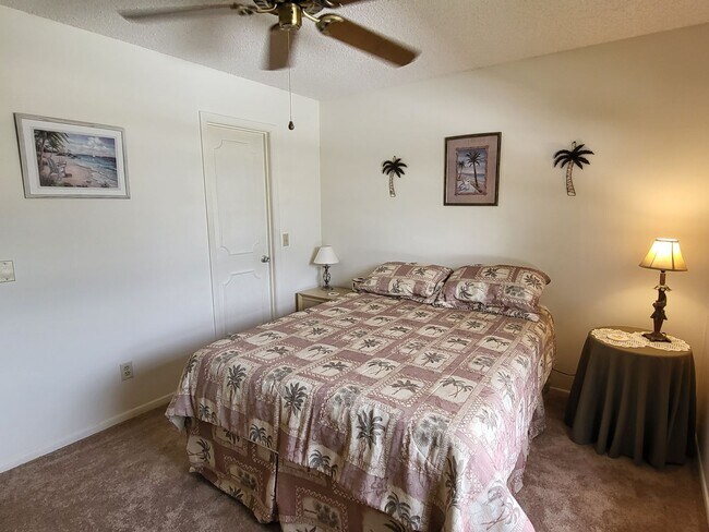 Building Photo - Welcome to Vista Plantations! An Independent Living Community for the over 55 crowd!