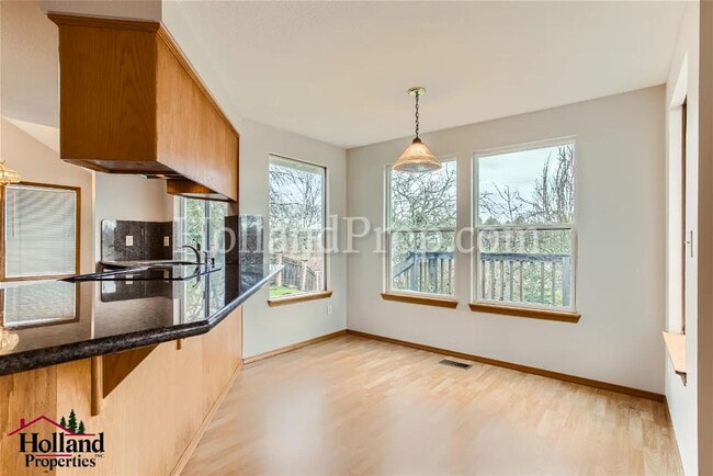 Building Photo - Gorgeous & Spacious Home 4 beds 3 bath!!!