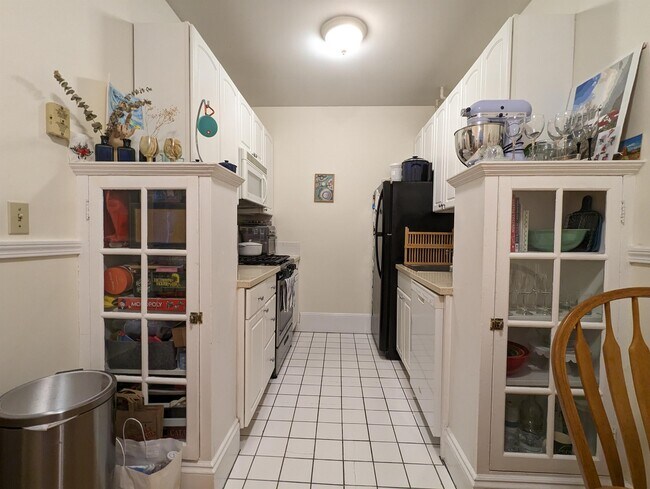 Building Photo - 854 Massachusetts Ave