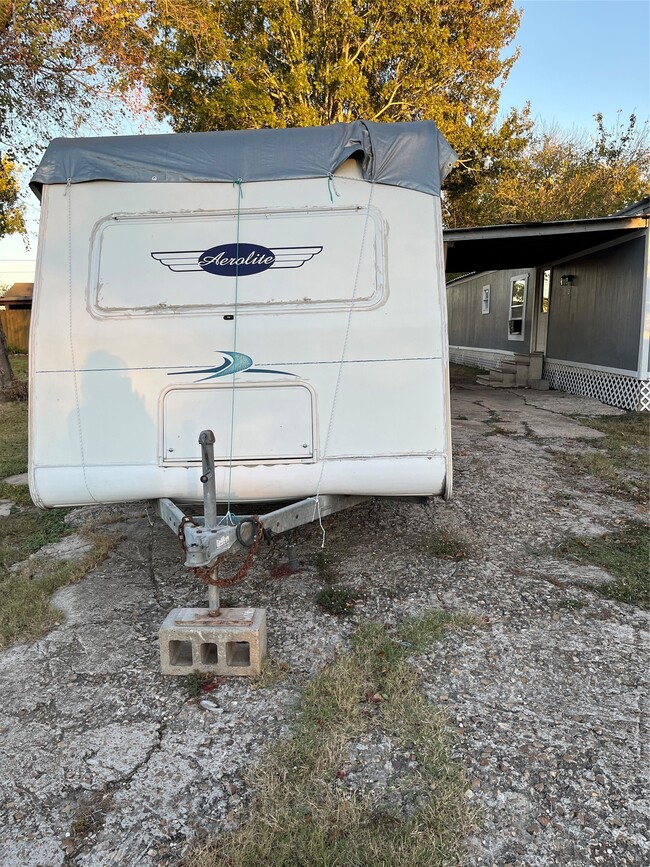 Building Photo - 305 7th St