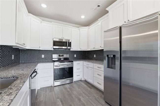Building Photo - 40 E Loveland Loop