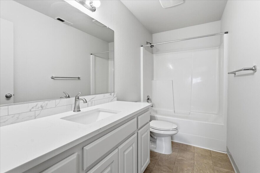 Building Photo - 12811 NE 49TH WAY