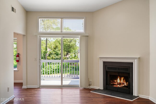 Building Photo - 105 Mt Ln