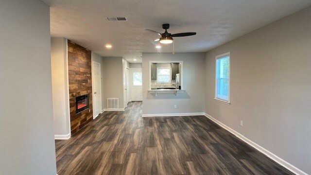 Building Photo - Newly Renovated Duplex for Rent