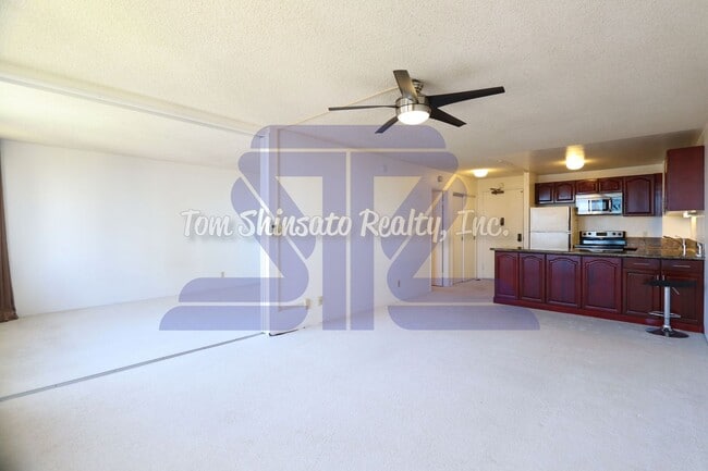 Building Photo - 1 Bedroom unit located in Kukui Plaza
