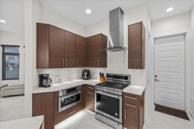 Building Photo - 55 Paginet Rd