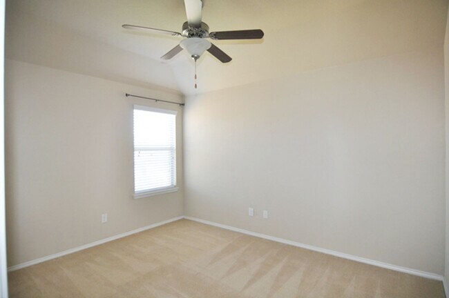 Building Photo - 3521 Twin Pines Dr