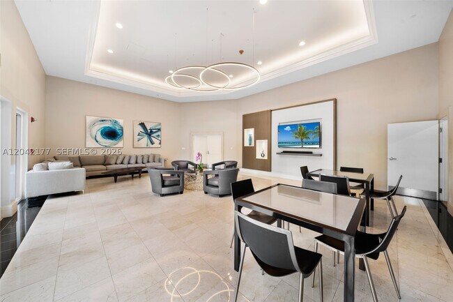 Building Photo - 2645 S Bayshore Dr