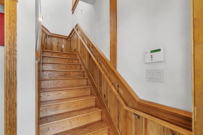Building Photo - 43 Ackerman St