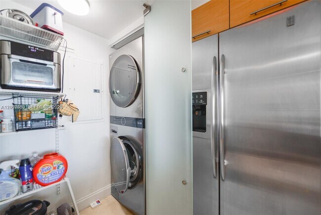 Building Photo - 31 SE 5th St