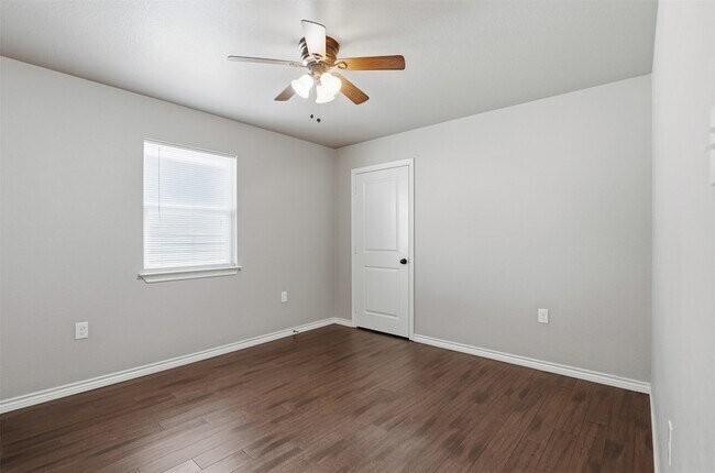 Building Photo - 3201 McCart Ave