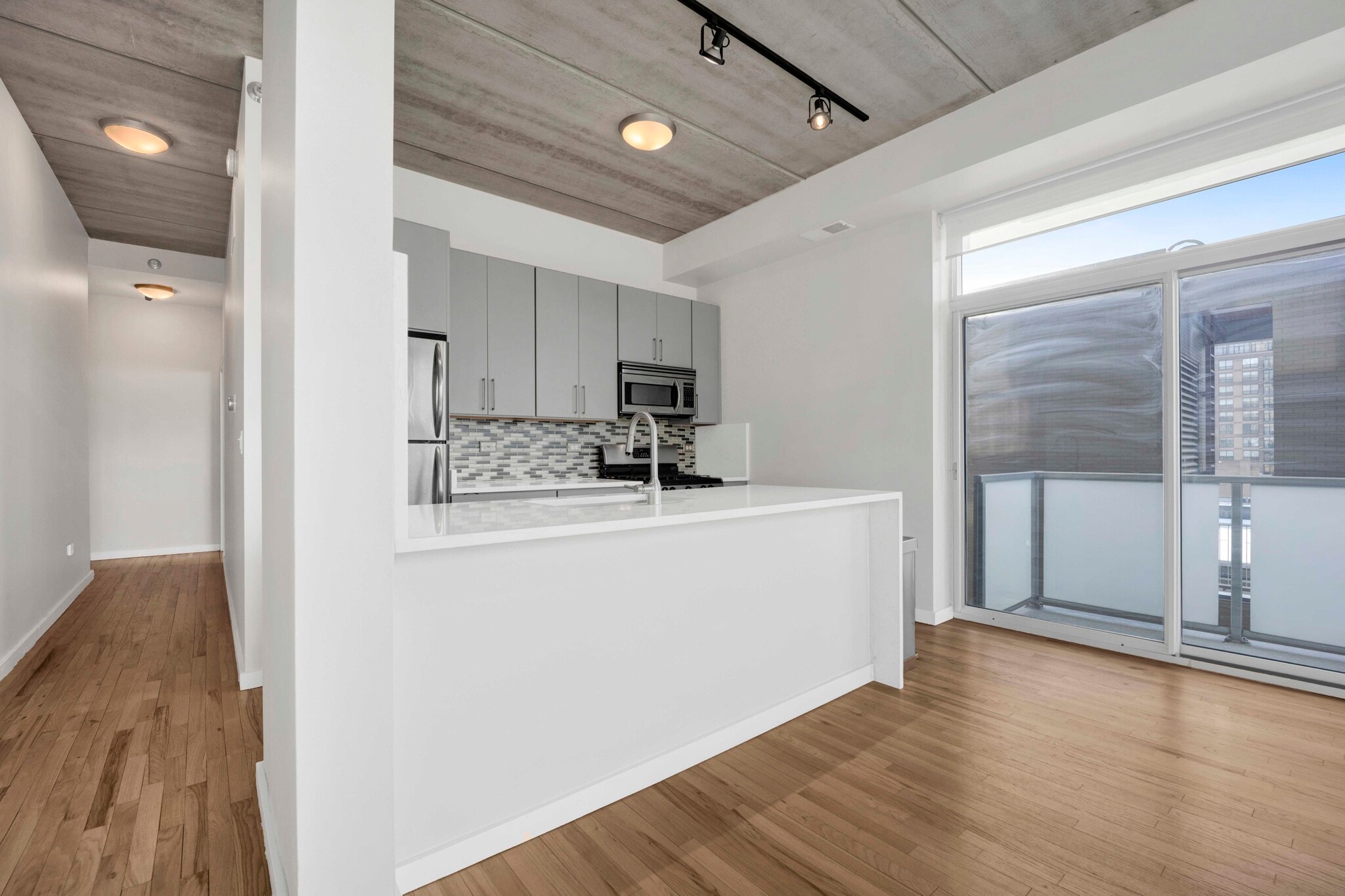 Building Photo - 630 N Franklin St