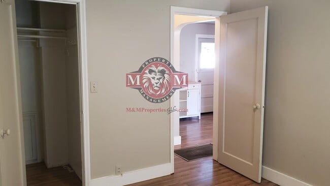 Building Photo - Cozy 1 Bd 1 Bath Remodeled Duplex