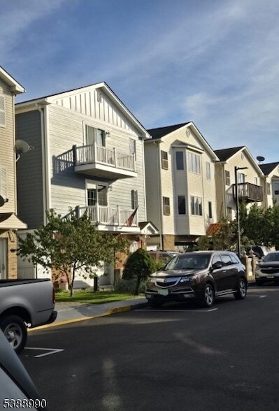 Building Photo - 89 Sumo Village Ct