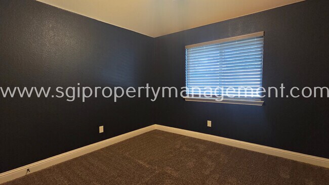 Building Photo - 525 Bamborough Dr