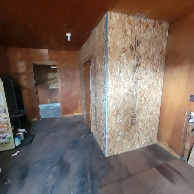 Building Photo - 6344 Eastside Hwy