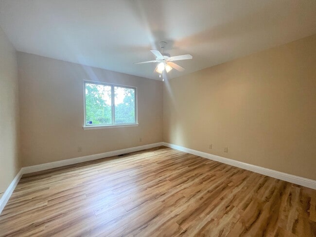 Building Photo - 1 Hidden Brooke Way